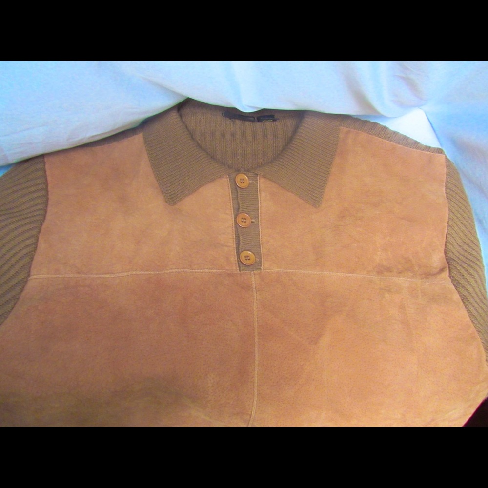 Unisex long sleeved shirt